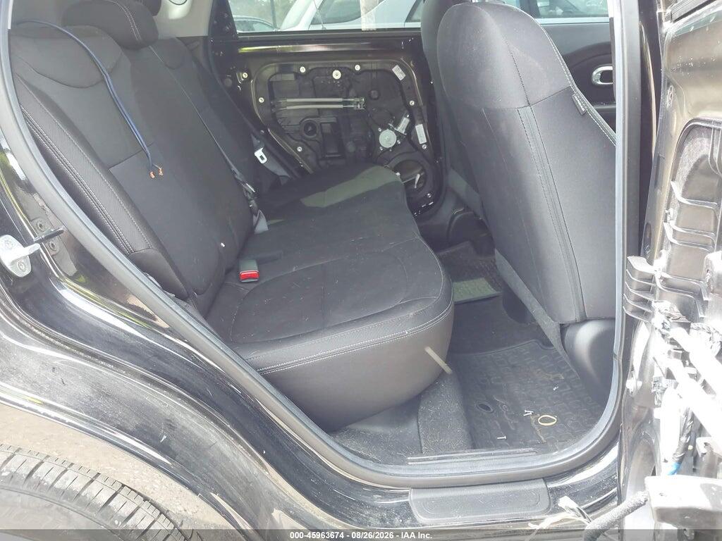 KNDJN2A24F7209372 2015 KIA SOUL photo no. 8