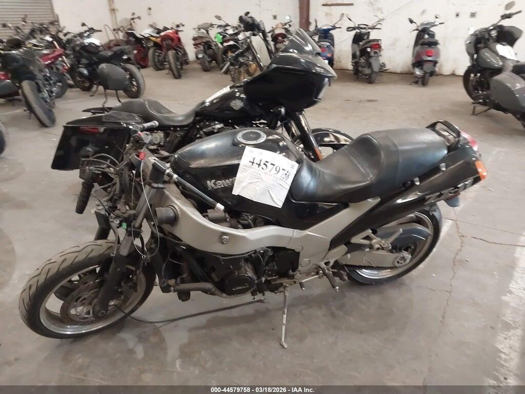 JKAZXBD16RB503111 1994 KAWASAKI ZX1100 photo no. 2