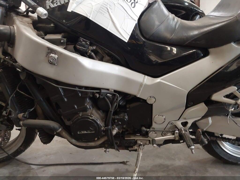 JKAZXBD16RB503111 1994 KAWASAKI ZX1100 photo no. 9