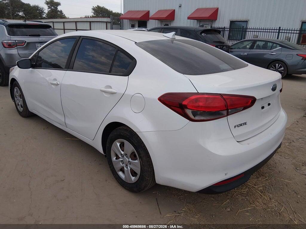 3KPFL4A71JE195359 2018 KIA FORTE photo no. 3