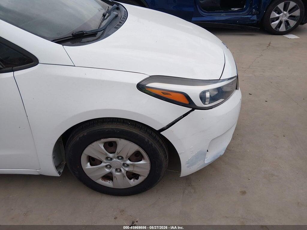 3KPFL4A71JE195359 2018 KIA FORTE photo no. 6