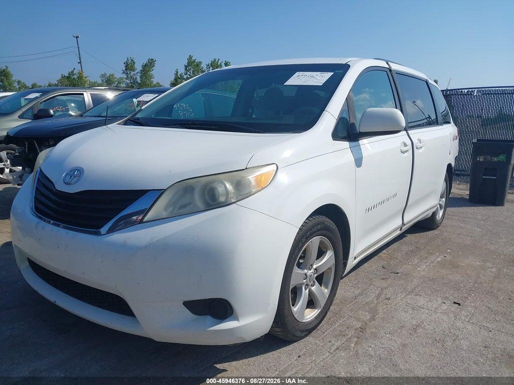 5TDKK3DC9DS321093 2013 TOYOTA SIENNA photo no. 2