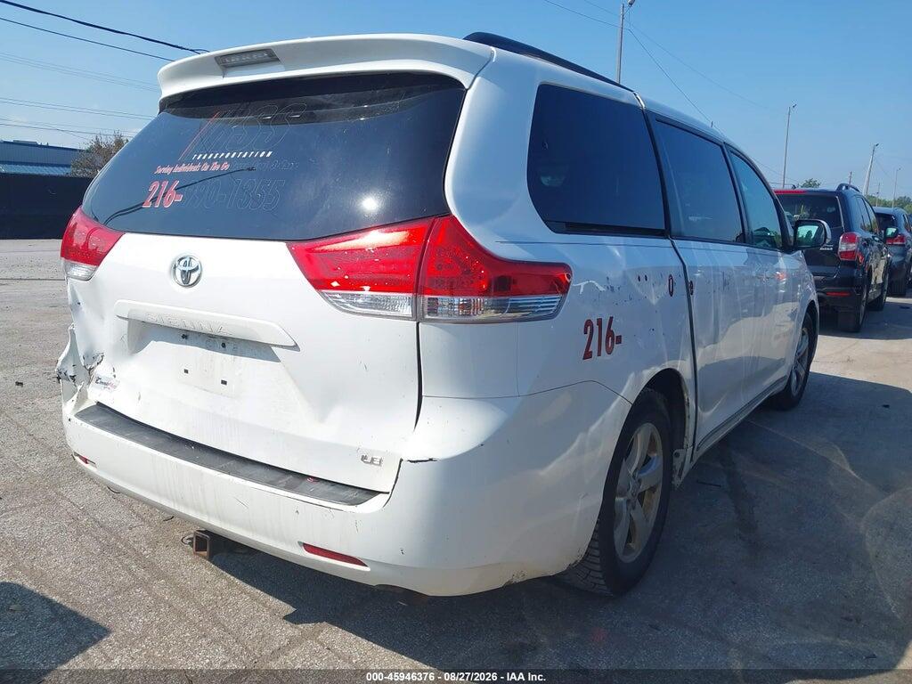 5TDKK3DC9DS321093 2013 TOYOTA SIENNA photo no. 4