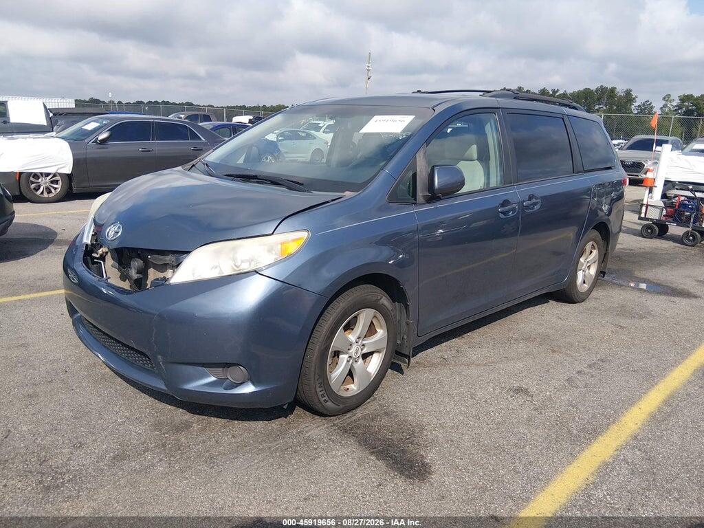 5TDKK3DC9DS355888 2013 TOYOTA SIENNA photo no. 2