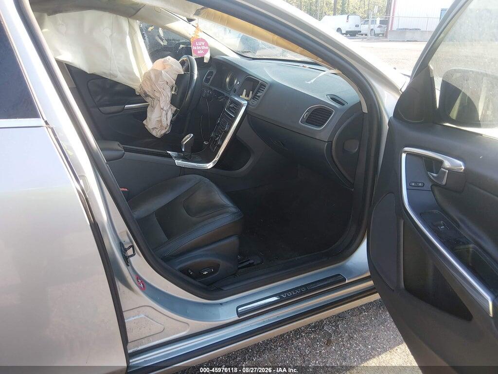 YV1902FH2D2196057 2013 VOLVO S60 photo no. 5