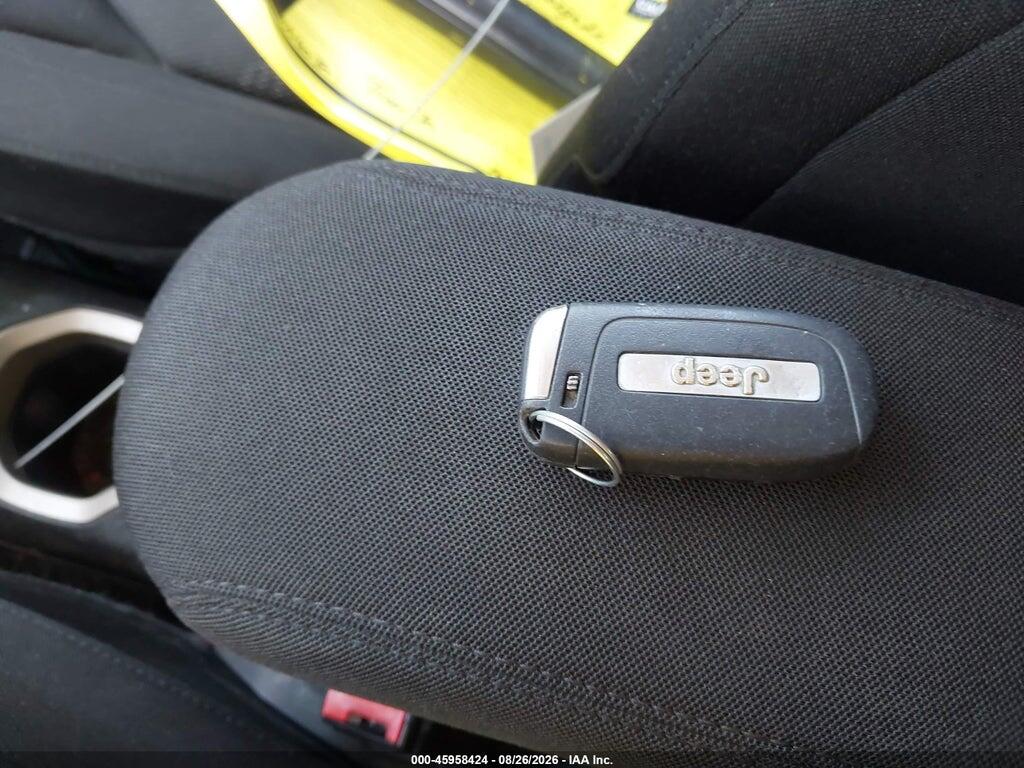 ZACCJBAB6HPG26115 2017 JEEP RENEGADE photo no. 11