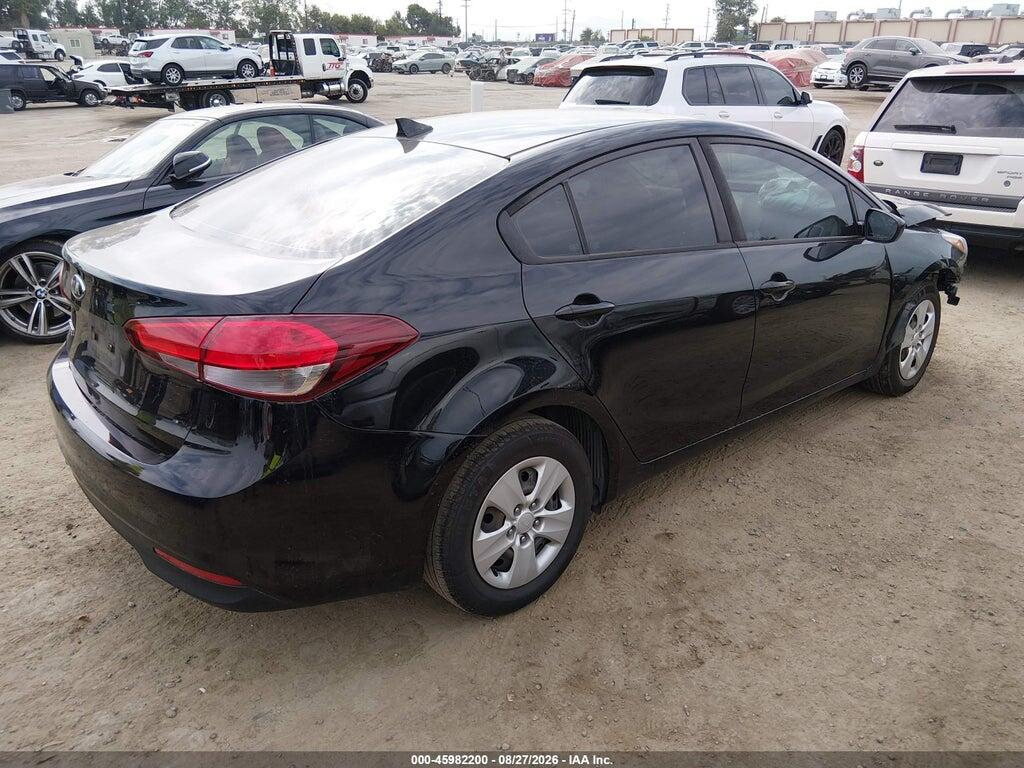 3KPFL4A7XHE123389 2017 KIA FORTE photo no. 4