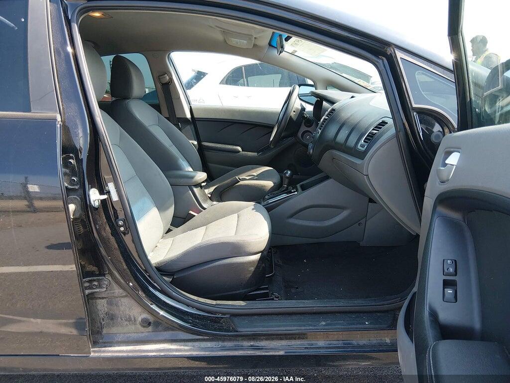 3KPFK4A73HE028322 2017 KIA FORTE photo no. 5