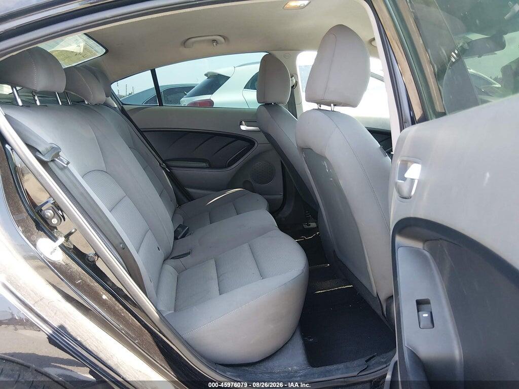 3KPFK4A73HE028322 2017 KIA FORTE photo no. 8