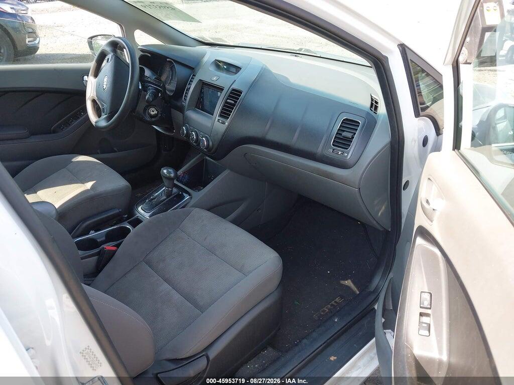 3KPFK4A73HE069923 2017 KIA FORTE photo no. 5