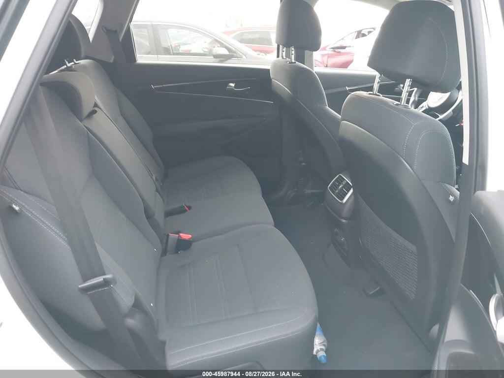 5XYPG4A32HG244670 2017 KIA SORENTO photo no. 8