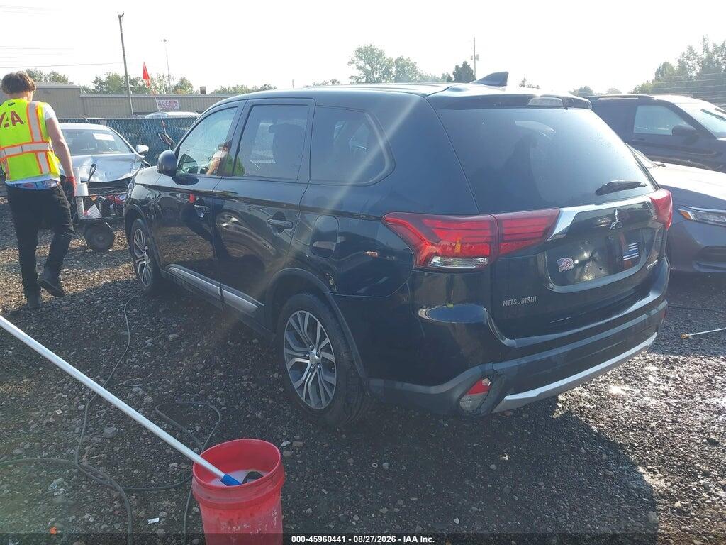 JA4AD2A35HZ046020 2017 MITSUBISHI OUTLANDER photo no. 3
