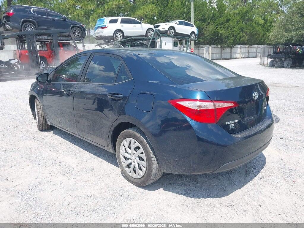 5YFBURHE4JP831557 2018 TOYOTA COROLLA photo no. 3