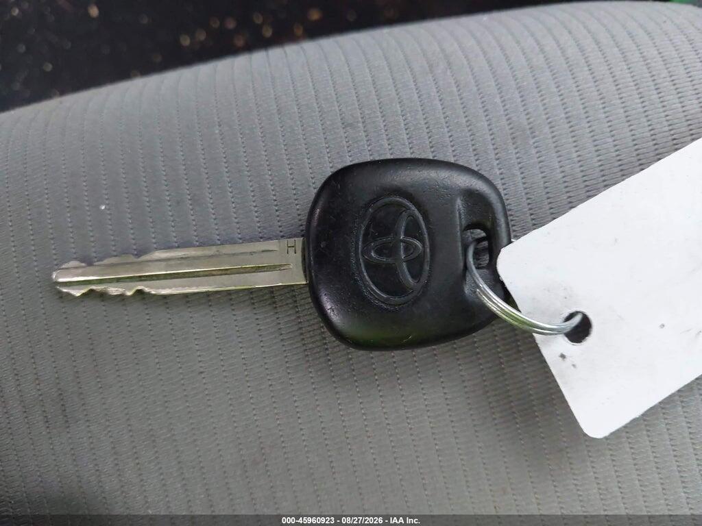 5YFBURHE3JP852271 2018 TOYOTA COROLLA photo no. 11