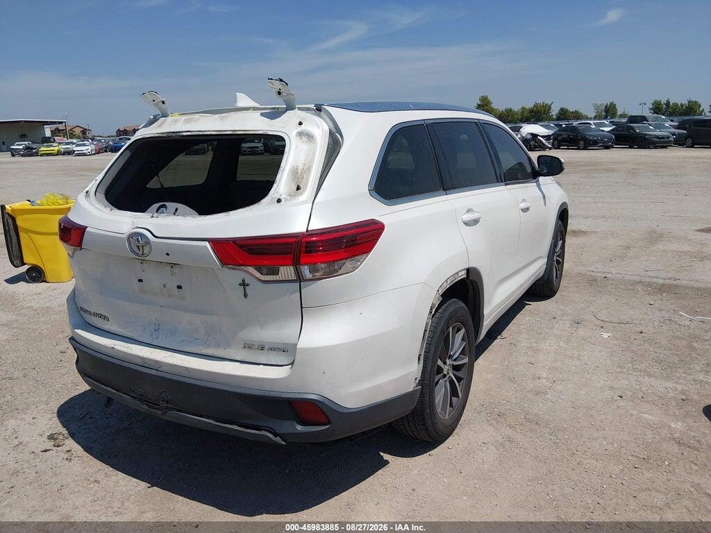 5TDJZRFH1JS490944 2018 TOYOTA HIGHLANDER photo no. 4
