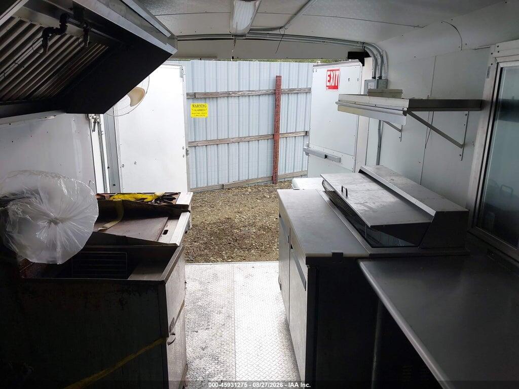 56JTE162XKA167085 2019 UNITED FOOD TRUCK photo no. 8