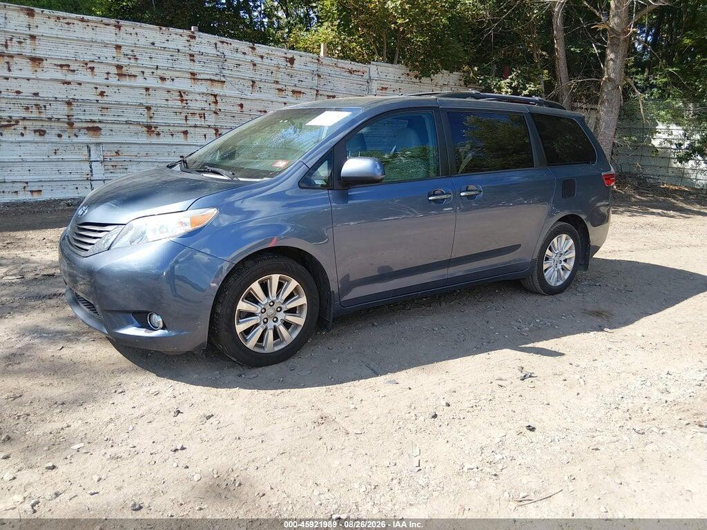 5TDDK3DC4FS111593 2015 TOYOTA SIENNA photo no. 2