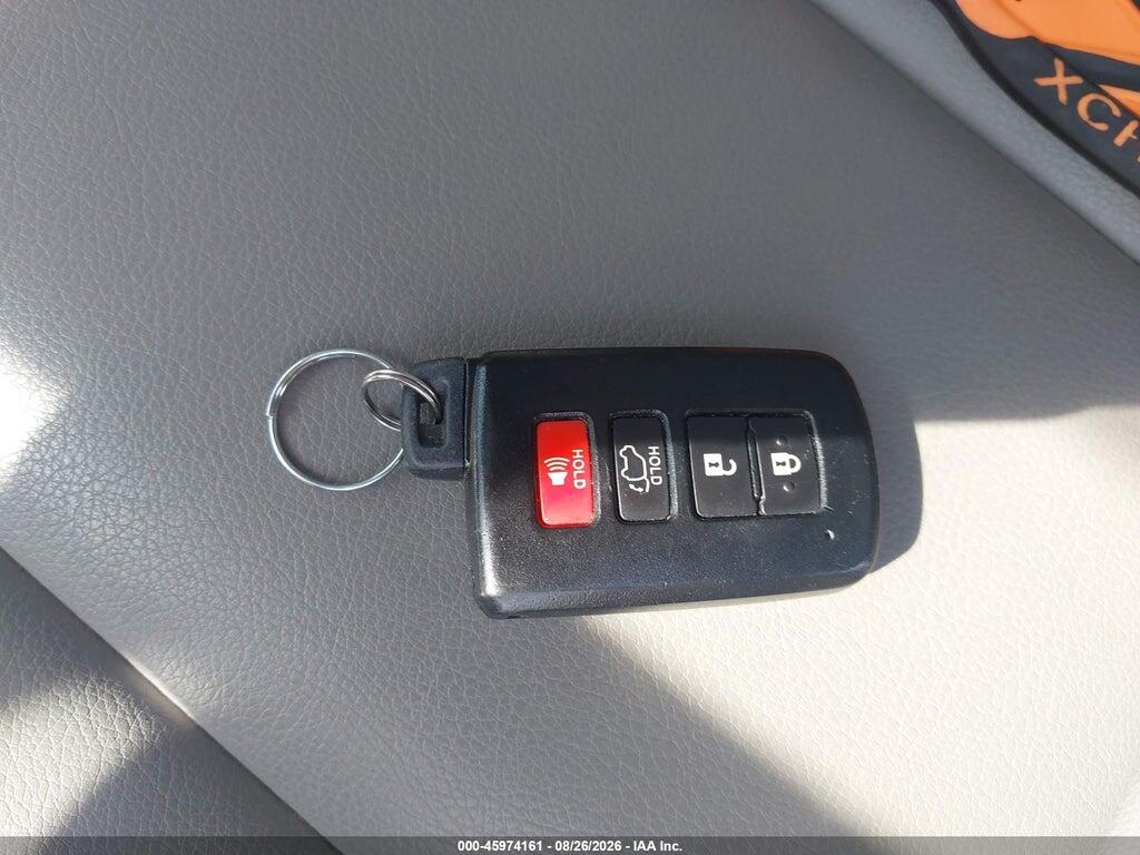 JTMDJREV0JD154015 2018 TOYOTA RAV4 HYBRID photo no. 11
