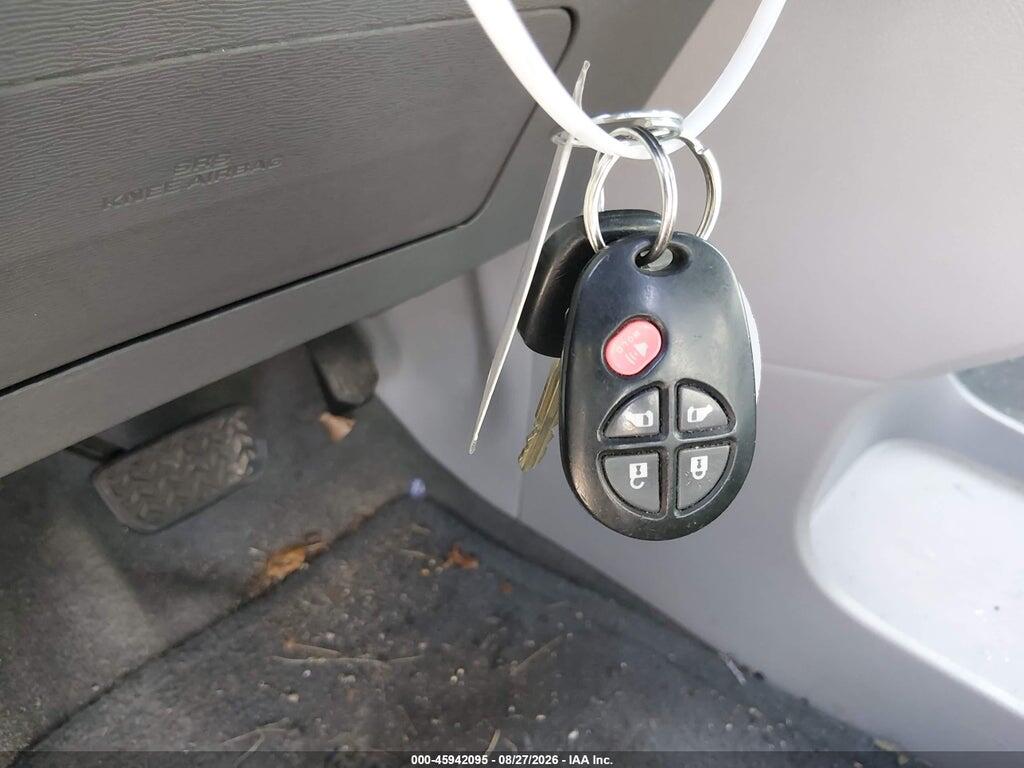 5TDKZ3DC8JS905010 2018 TOYOTA SIENNA photo no. 11