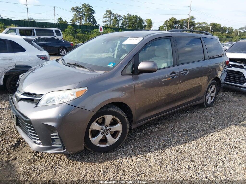 5TDKZ3DC8JS905010 2018 TOYOTA SIENNA photo no. 2