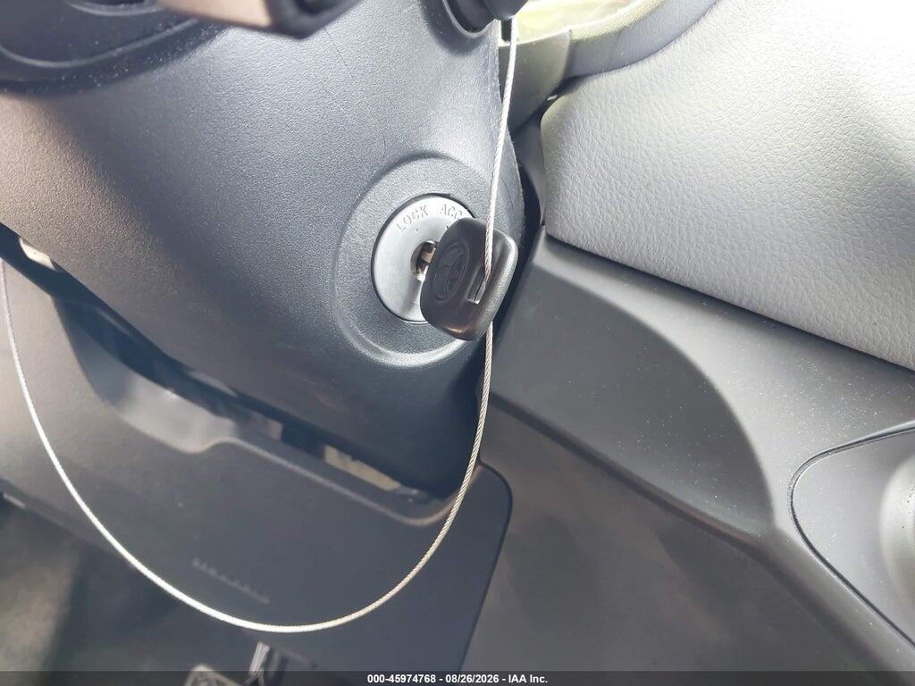 VNKKTUD37FA020204 2015 TOYOTA YARIS photo no. 11