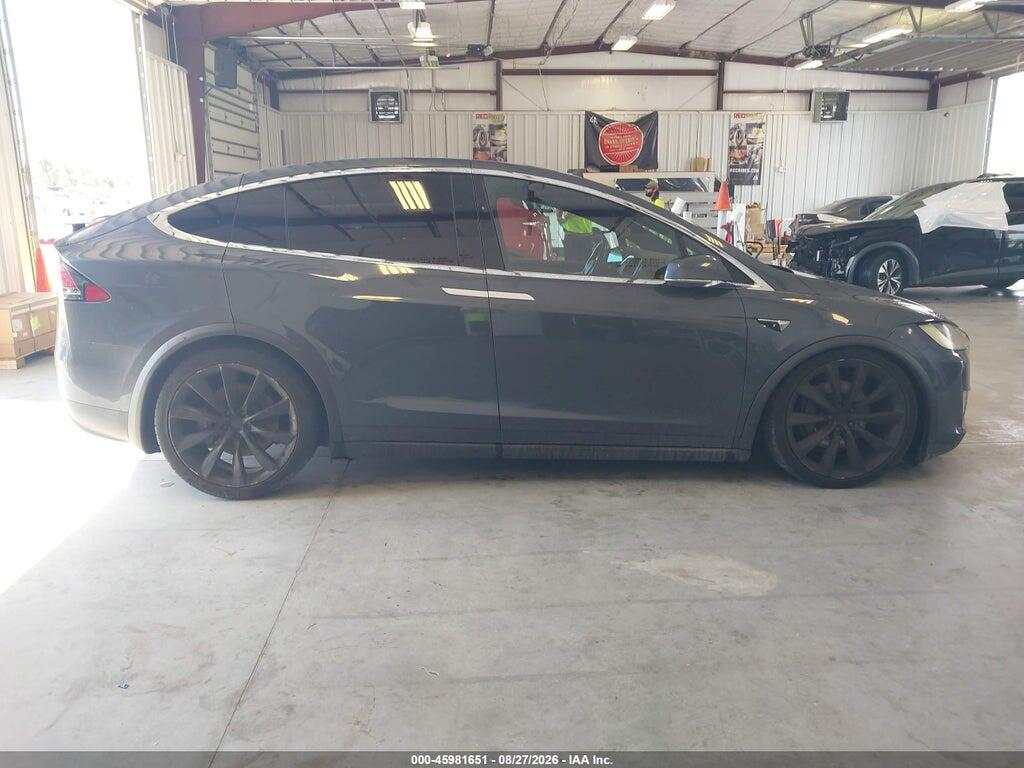 5YJXCAE25HF061024 2017 TESLA MODEL X photo no. 11