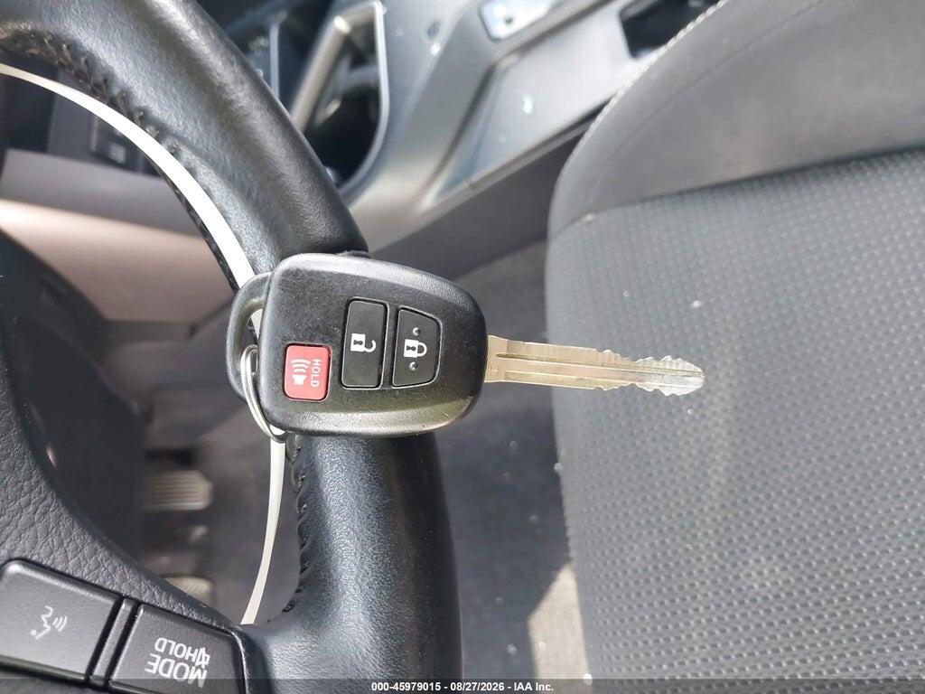 JTMRFREV2HJ146632 2017 TOYOTA RAV4 photo no. 11