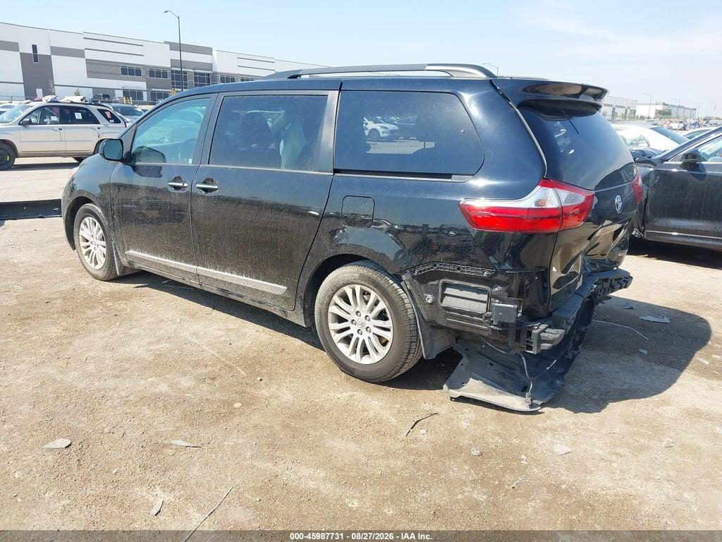 5TDYZ3DC1HS882643 2017 TOYOTA SIENNA photo no. 3