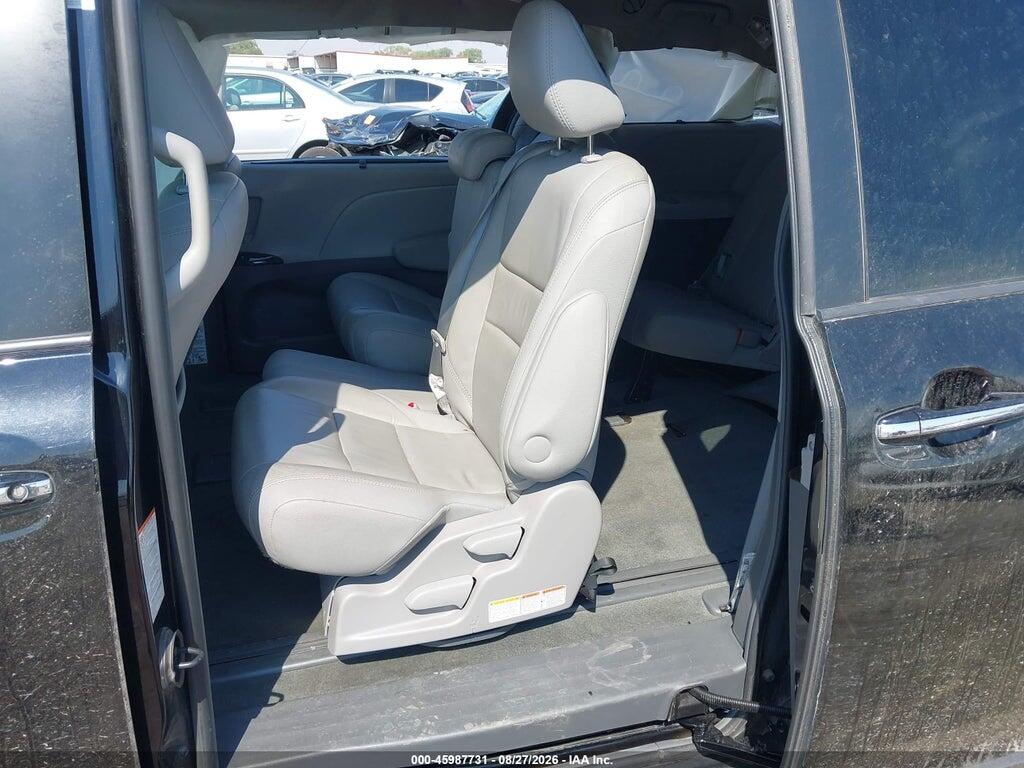5TDYZ3DC1HS882643 2017 TOYOTA SIENNA photo no. 8