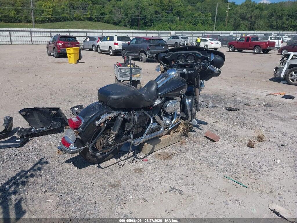 1HD1FCM19CB648712 2012 HARLEY-DAVIDSON FLHTCU photo no. 4