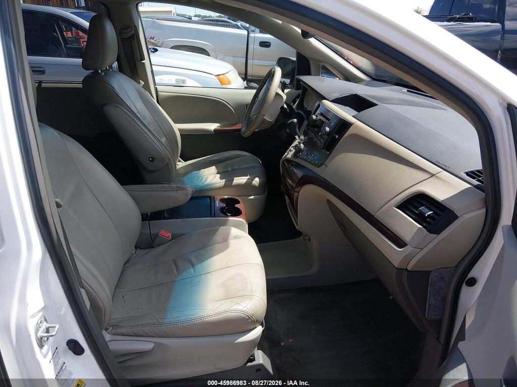 5TDDK3DC6BS030136 2011 TOYOTA SIENNA photo no. 5
