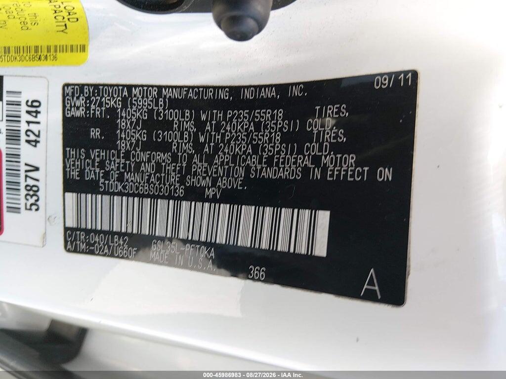 5TDDK3DC6BS030136 2011 TOYOTA SIENNA photo no. 9