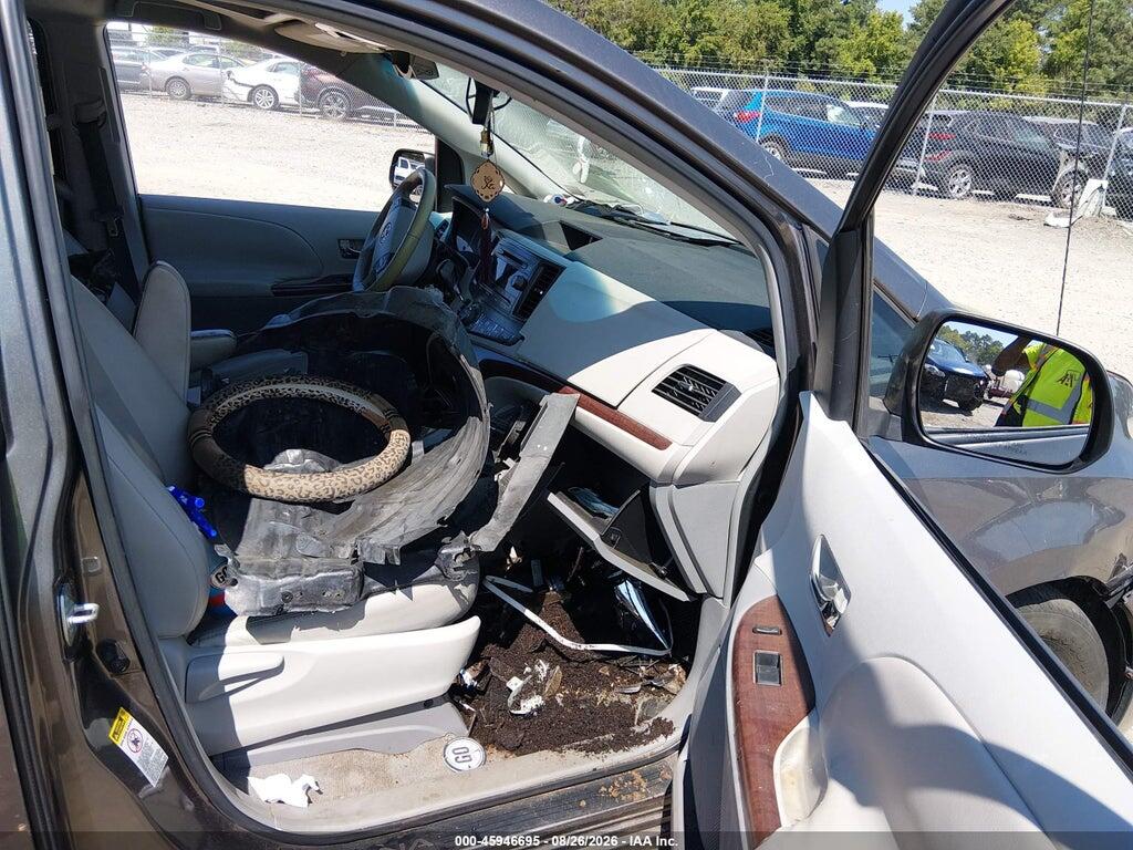 5TDYK3DC4BS030637 2011 TOYOTA SIENNA photo no. 5