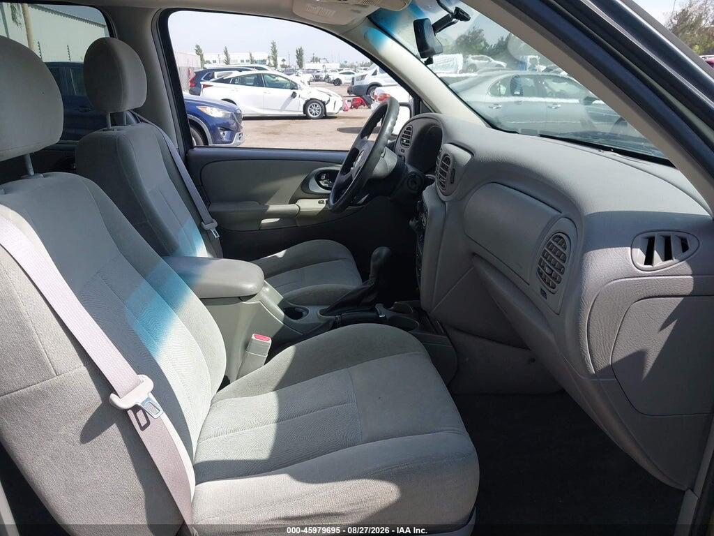 1GNDT13S752158317 2005 CHEVROLET TRAILBLAZER photo no. 5