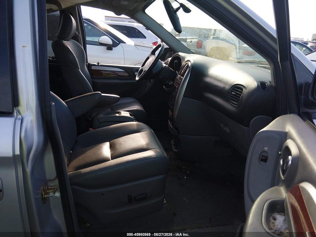 2C8GP64L05R548173 2005 CHRYSLER TOWN & COUNTRY photo no. 5