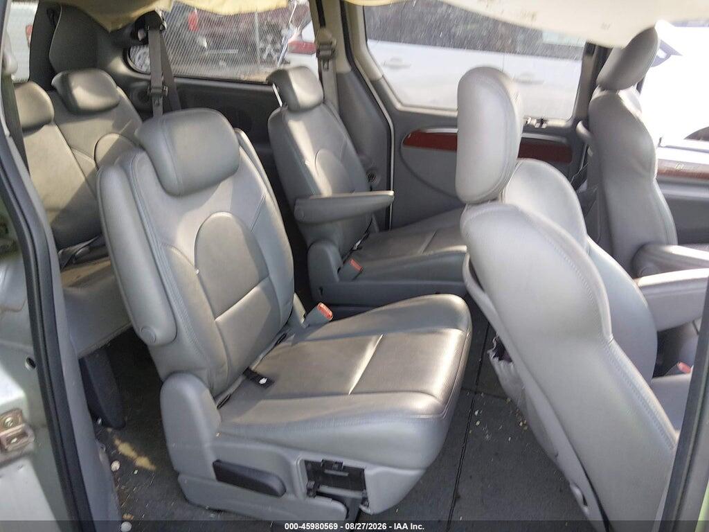2C8GP64L05R548173 2005 CHRYSLER TOWN & COUNTRY photo no. 8