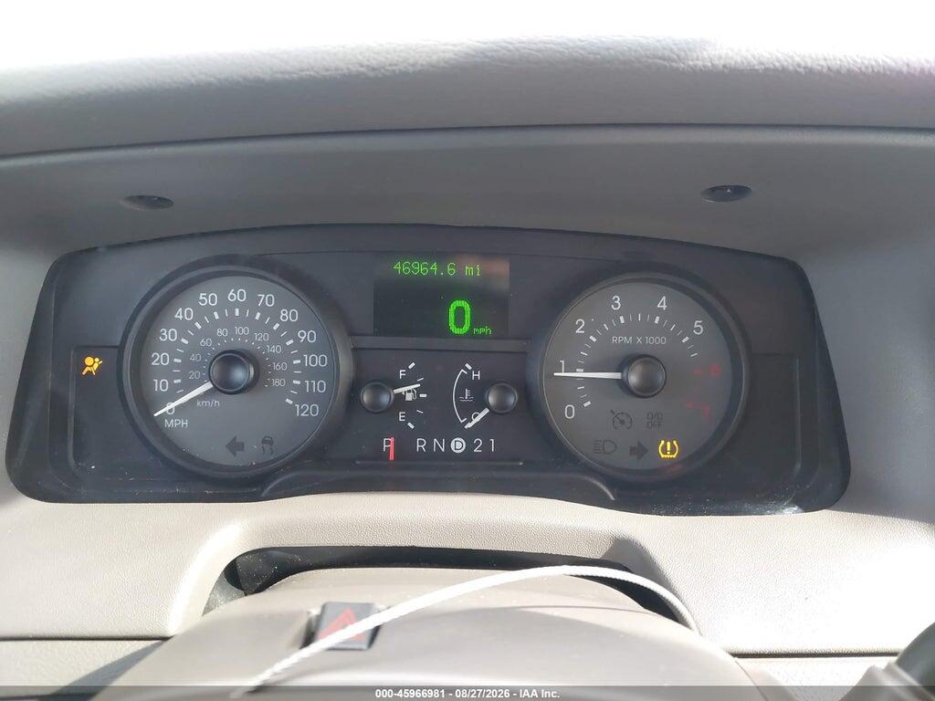 2MEHM75V28X608036 2008 MERCURY GRAND MARQUIS photo no. 7