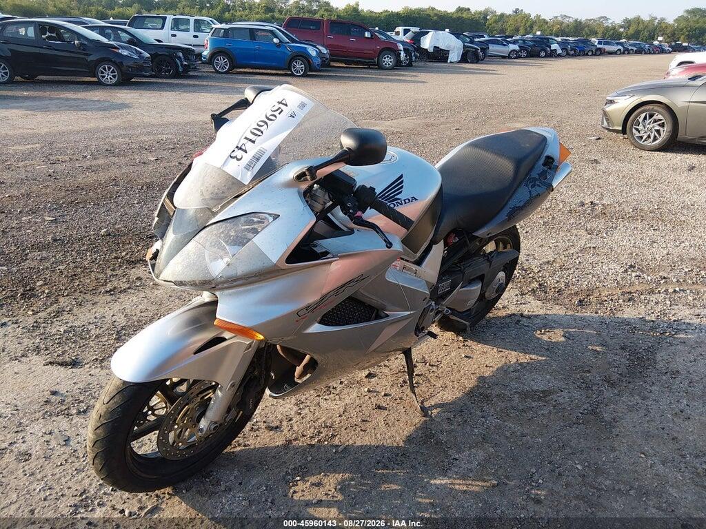 JH2RC46133M500888 2003 HONDA VFR800 photo no. 2
