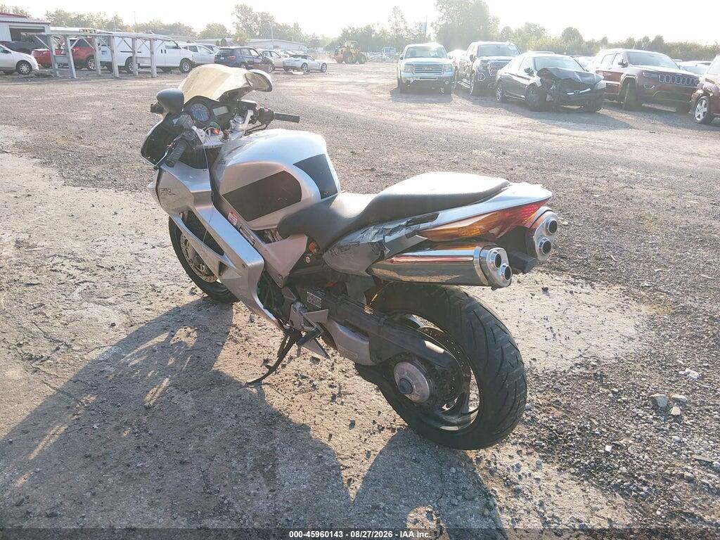 JH2RC46133M500888 2003 HONDA VFR800 photo no. 3