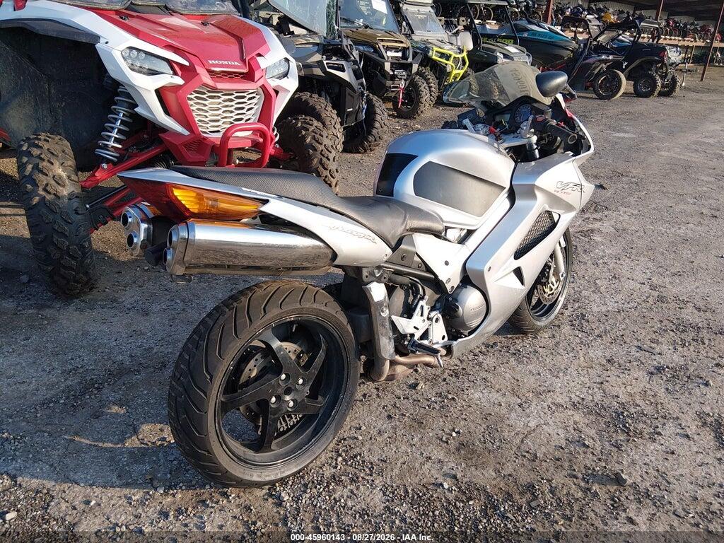 JH2RC46133M500888 2003 HONDA VFR800 photo no. 4