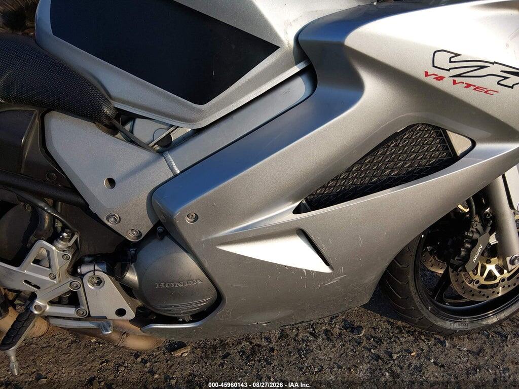 JH2RC46133M500888 2003 HONDA VFR800 photo no. 8