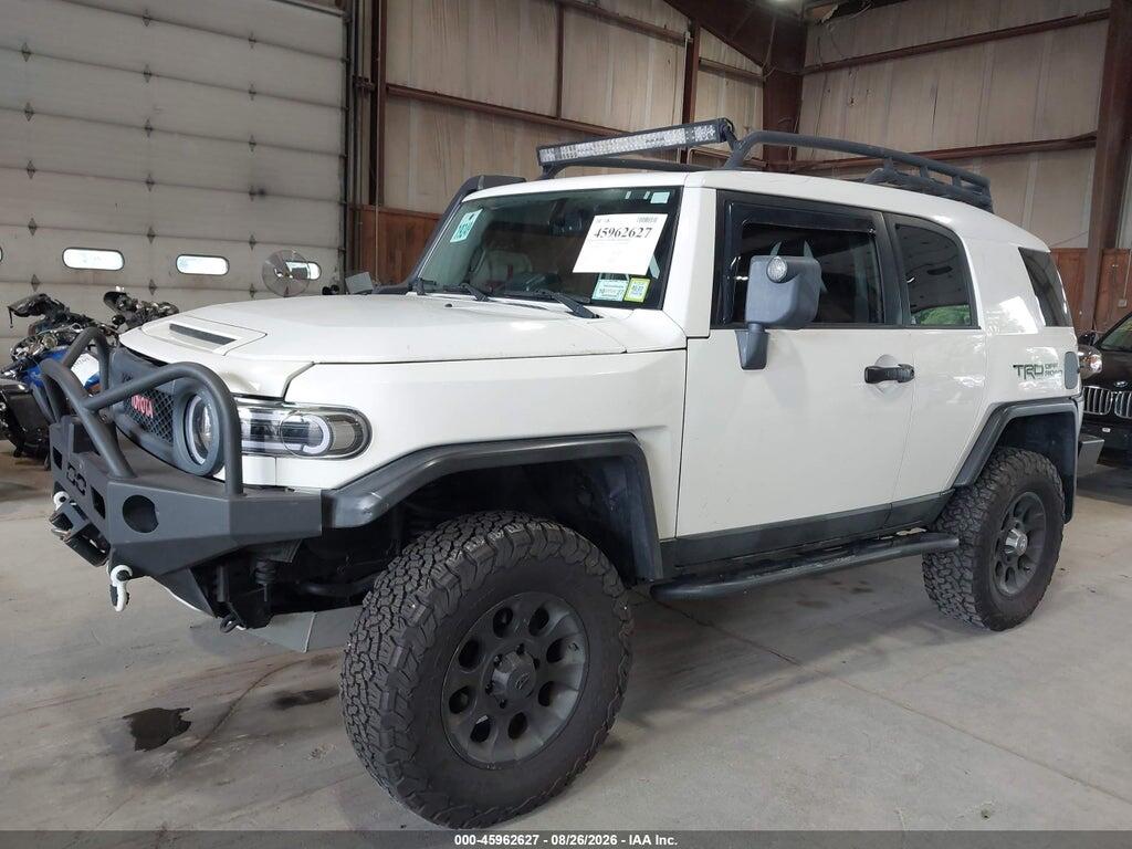 JTEBU4BF9CK135679 2012 TOYOTA FJ CRUISER photo no. 2
