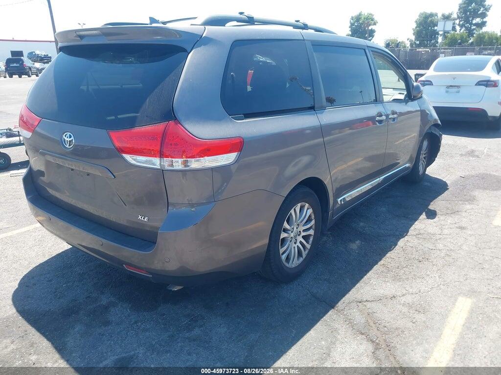 5TDYK3DCXCS231895 2012 TOYOTA SIENNA photo no. 4