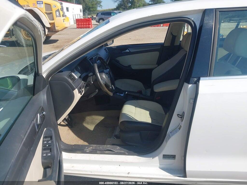 3VWLP7AJ4CM376840 2012 VOLKSWAGEN JETTA photo no. 5