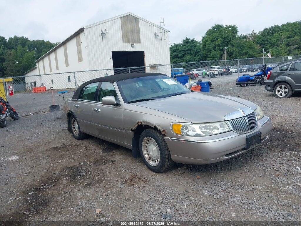 2002 LINCOLN TOWN CAR 1LNHM81WX2Y614546