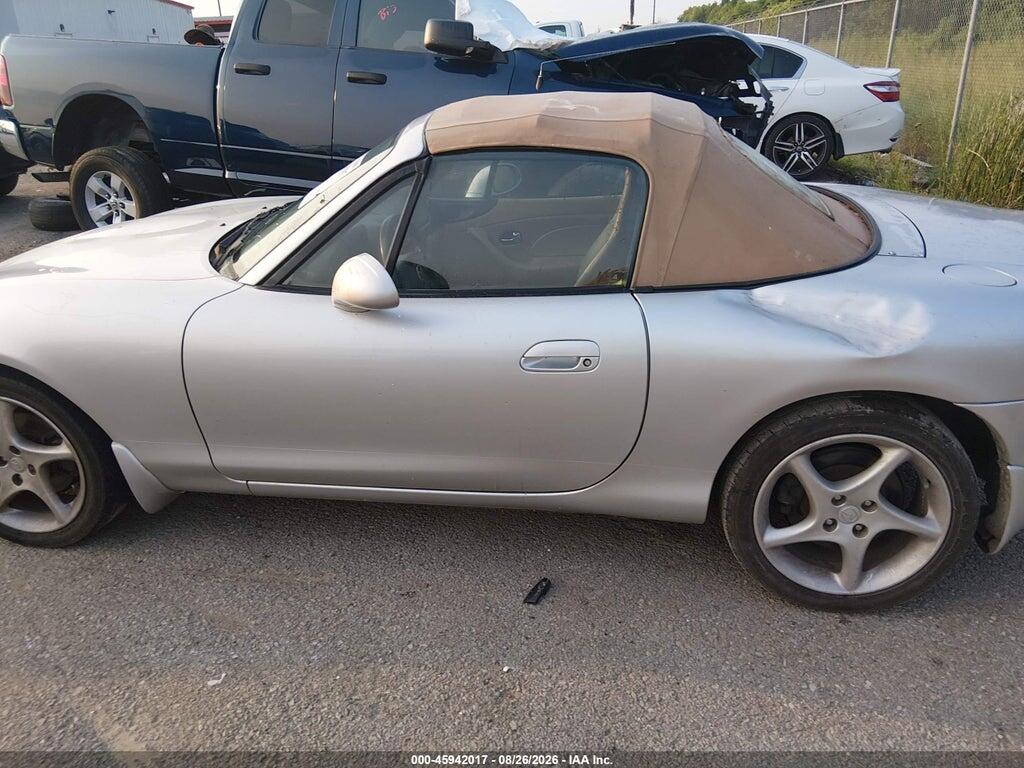 JM1NB353910206830 2001 MAZDA MX-5 MIATA photo no. 6