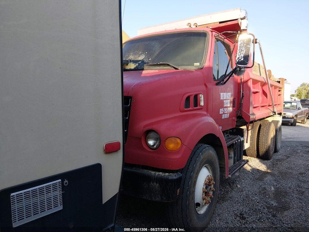 2FZHATAK91AH65799 2001 STERLING TRUCK LT photo no. 2