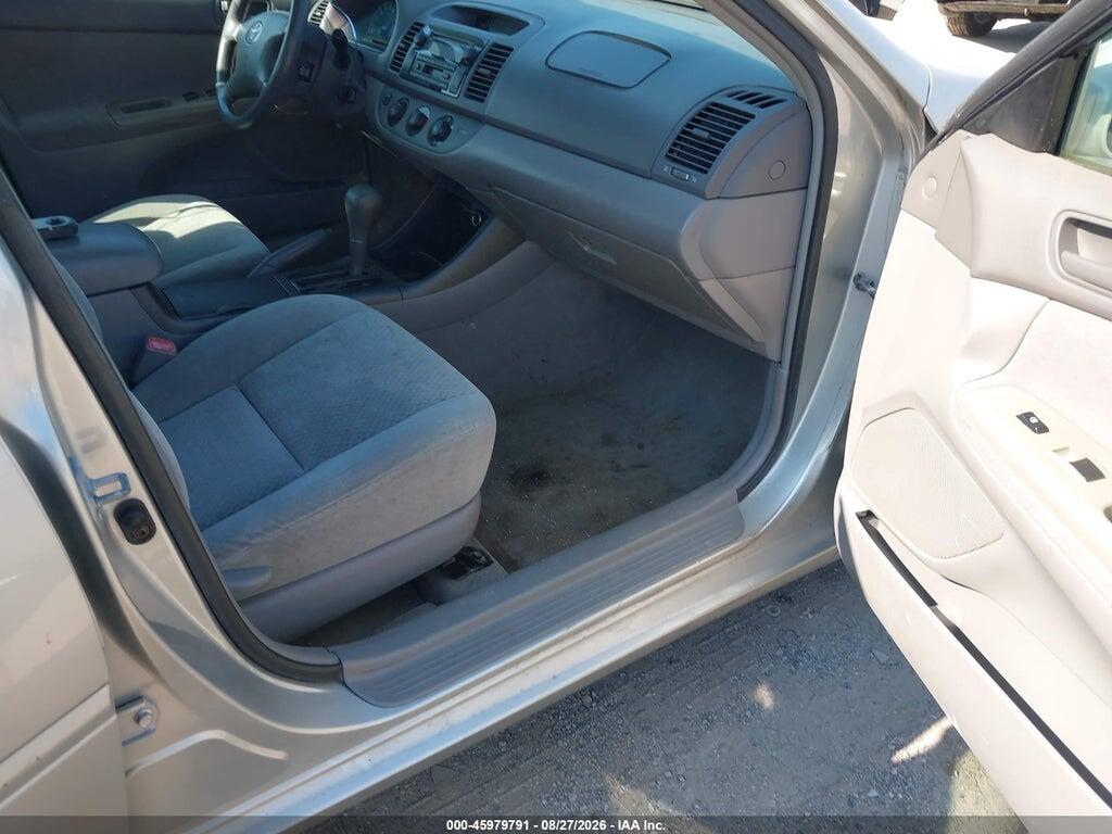 4T1BF32K74U588206 2004 TOYOTA CAMRY photo no. 5