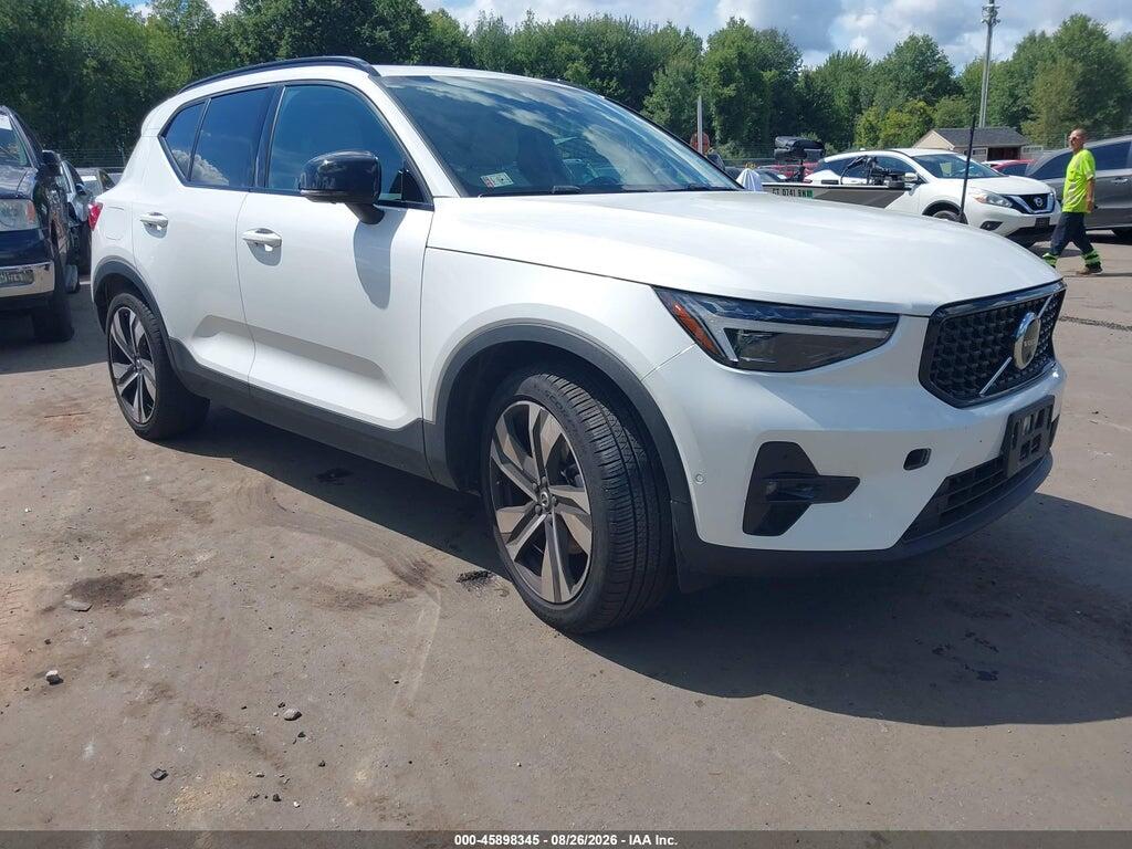2025 VOLVO XC40 YV4L12UC7S2491388