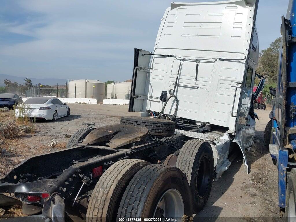4V4NC9EJ5SN689899 2025 VOLVO VNL photo no. 4